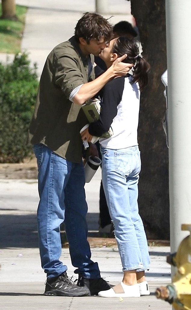 Ashton Kutcher and Mila Kunis Share a Passionate Kiss in L.A. - E! Online